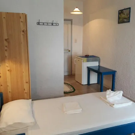 Kamari Hotel
