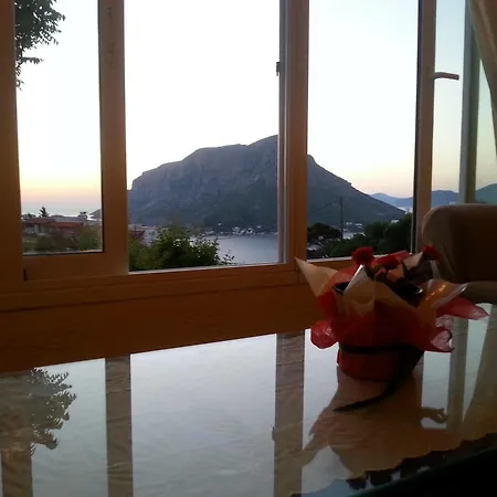 Hotel Kamari 2*